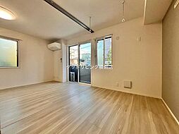 レグルス 101 1階1LDKのリビング/ダイニング