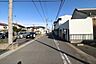 外観：前面道路含む現地写真
