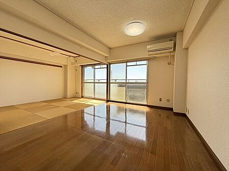 5階のため、明るく風通しのよい空間が広がっています!