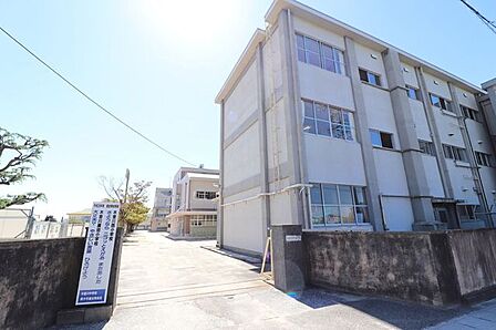 一宮市立木曽川中学校 1460m