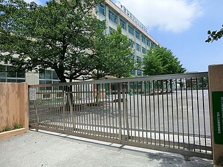 江戸川区立東葛西中学校 410m