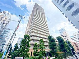 堂々たる趣ながら、主張し過ぎずどこか余裕を感じさせるシャープなフォルムで佇む外観です。