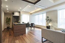 木の温もりに包み込まれるようなリラックスできる内観です。