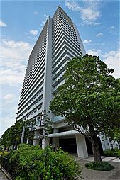 多摩川河畔に隣接する豊かな自然環境と、交通利便性を兼ね備えたロケーションです。周辺環境とあわせて、ぜひ一度現地をご見学にいらしてください。