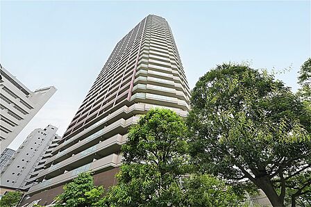 2002年9月築、大切なペットと暮らせるマンションです(細則有り)。これからペットを飼うことを検討中の方にもおすすめです。