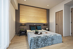 【洋室/約11.0帖】プライバシーに配慮した振り分けタイプの間取りのため、お部屋での時間もゆったりと過ごすことができます。