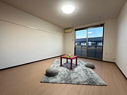 ジュネス・クラス 202 2階1Kのリビング/ダイニング