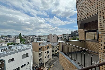 バルコニーからの眺め（南西方向）［2025年7月20日撮影］