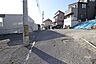 外観：物件の南側前面道路（東側から）［2026年3月27日撮影］