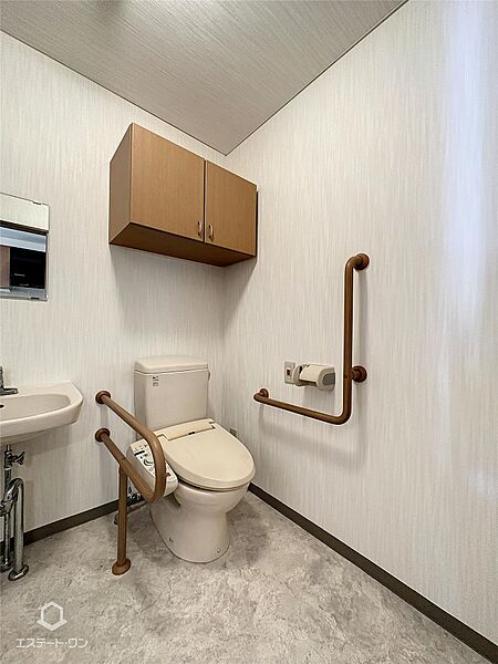 画像12:洗面とトイレは広々としていて車椅子にも対応しています！
