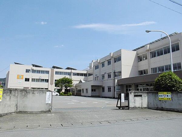 画像8:足利市立青葉小学校(1、042m)