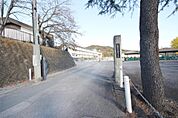 足利市立毛野中学校(1、052m)