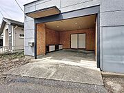 大切なお車を守るガレージ付き★