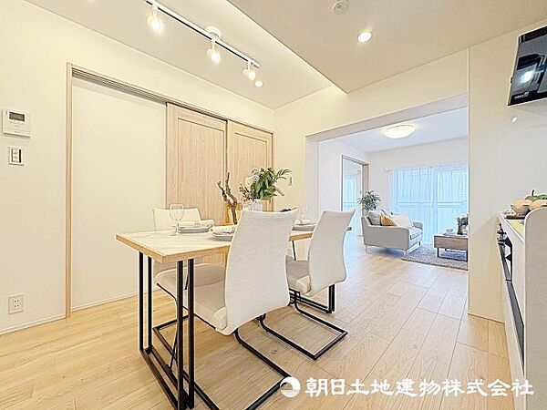 リビング/ダイニングを拡大表示