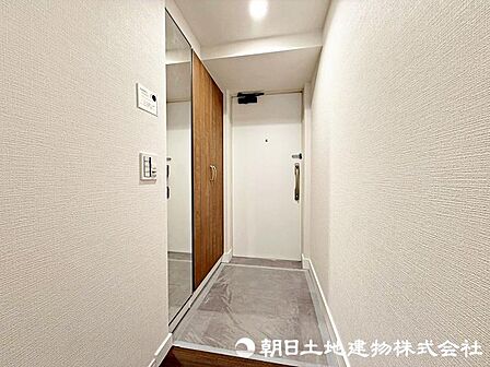 ご家族みんなが毎日使う、お家の顔となる清潔感ある玄関です。