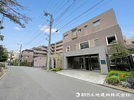 近隣・周辺環境や街並みなど、資料には掲載していない情報が現地にはたくさんあります。