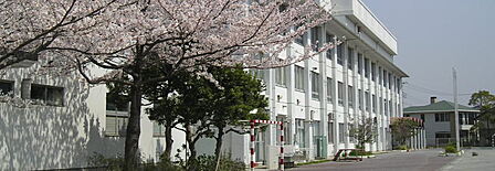 川崎市立麻生中学校まで876m