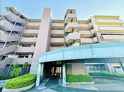 外観:6階建ての4階に位置する、角部屋のお部屋です。専有面積約125平米!室内大変広々としています! 外観:6階建ての4階に位置する、角部屋のお部屋です。専有面積約125平米!室内大変広々としています!