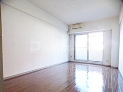 パルコート海神 5階1Kのリビング/ダイニング