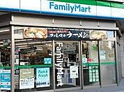 ファミリーマート札幌南2条西4丁目店 573m
