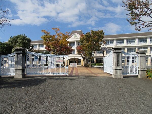 画像25:小学校「富士市立岩松北小学校まで1119m」