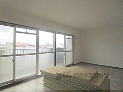 JR東海道・山陽本線 守山駅 3.6kmの賃貸マンション 4階2LDKのリビング/ダイニング