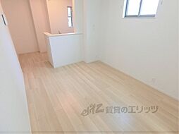 ファビュラスM 202 2階1LDKのリビング/ダイニング