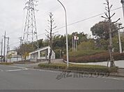 成安造形大学まで810メートル