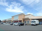 フレンドマート伊勢田店まで750メートル