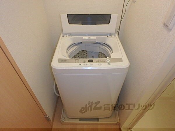 画像17:洗濯機置場