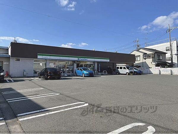 画像5:ファミリーマート　伏見向島本丸店まで650メートル