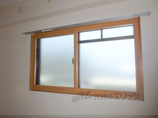 画像27:和室の小窓