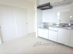 プルーリオン勧修寺 5階3DKのリビング/ダイニング