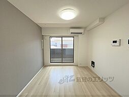 ウィスタリアII 205 2階1Kのリビング/ダイニング