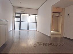 近鉄京都線 近鉄丹波橋駅 徒歩4分の賃貸マンション 1階2LDKのリビング/ダイニング