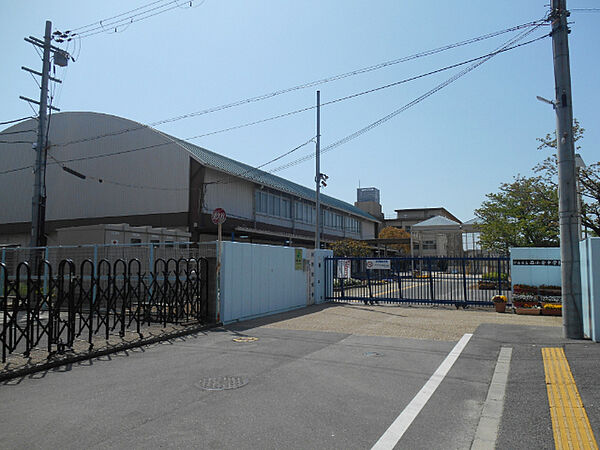 画像26:中学校「宇治市立西小倉中学校まで1187m」