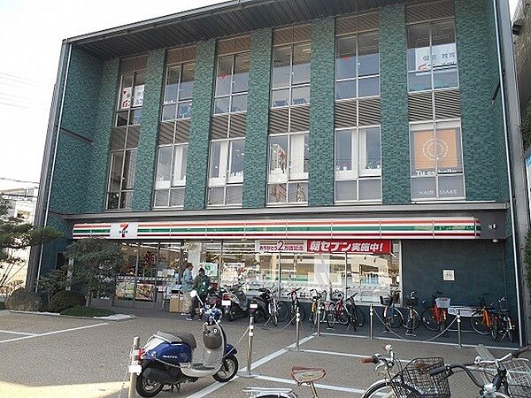 画像25:コンビニ「セブンイレブン宇治京阪木幡駅前店まで551m」