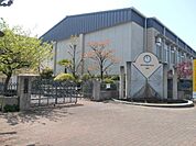 小学校「城陽市立久津川小学校まで660m」