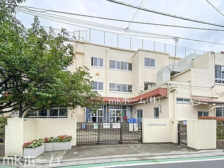 葛飾区立鎌倉小学校 徒歩7分。 520m