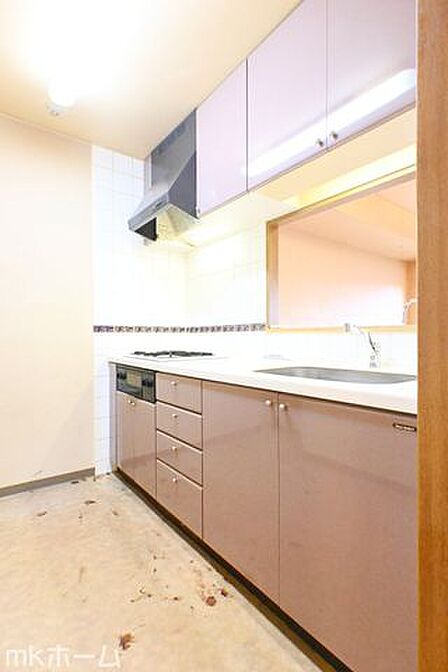 大きなキッチンスペースは家事をしながら会話も弾み、大切な家族のコミュニケーションスペースとなります!