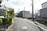 外観：前面道路