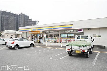 ミニストップ船橋滝台店 徒歩9分。 720m