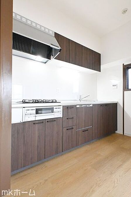 大きなキッチンスペースは家事をしながら会話も弾み、大切な家族のコミュニケーションスペースとなります！