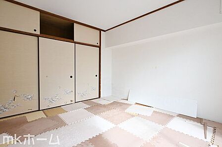 あると落ち着く和室には押入も完備されており、客間としてだけでなく収納などに利用できるスペースです！