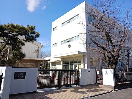 川原小学校…徒歩3分(約200m)