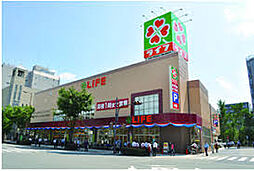 【スーパー】ライフ 大国町店まで173ｍ