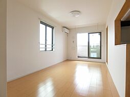 アン ソレイエ B 3階1LDKのリビング/ダイニング