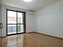 サンクチュアリ I 2階1Kのリビング/ダイニング