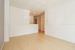 エスポワール III 1階1LDKのリビング/ダイニング