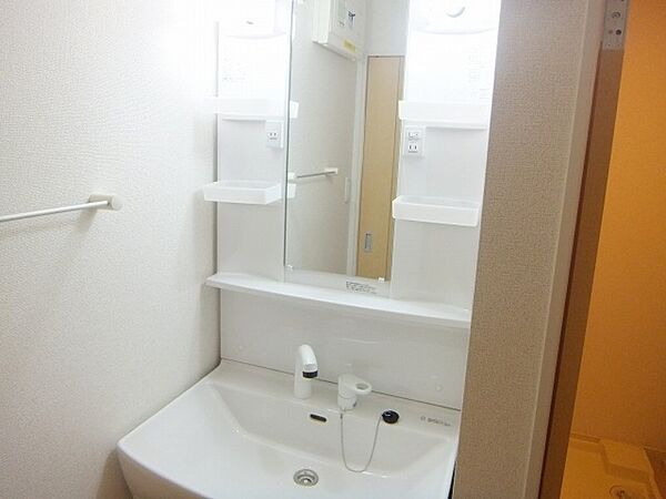 apartment 栃木県小山市城東６丁目19-19　グランオッツ1F